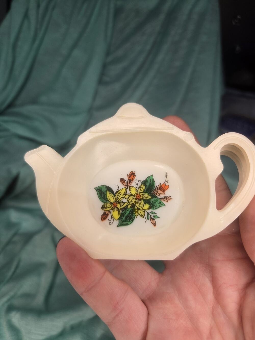 Vintage Plastic Teapot Tea Bag Holders Set of 4 Yellow Floral Retro